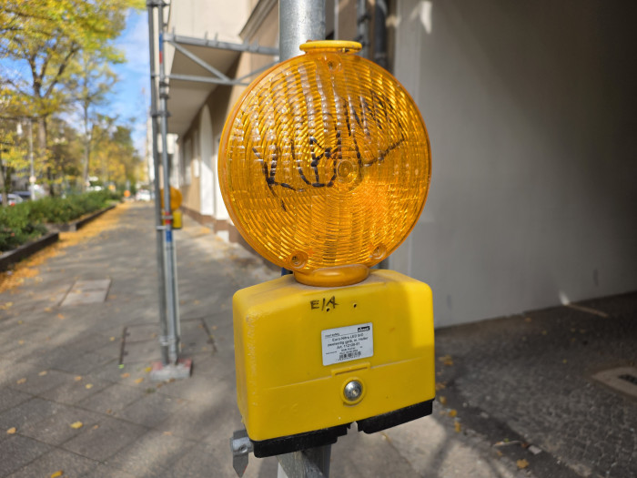 Dasselbe Motiv, mit dem Galaxy Z Fold 7 aufgenommen, wirkt weniger scharf. (Bild: Tobias Költzsch/Golem)